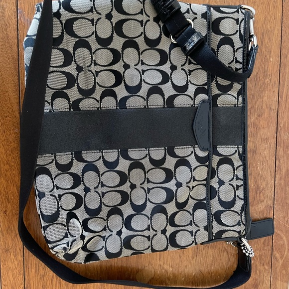 Coach - Picture 3 of 3